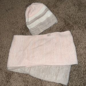 Calvin Klein Hat and Infinity Scarf 🧡